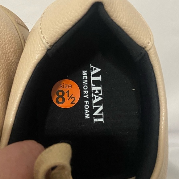Alfani LIKE NEW men's tan vegan leather Grayson lace up sneakers size 8.5 - Picture 3 of 6